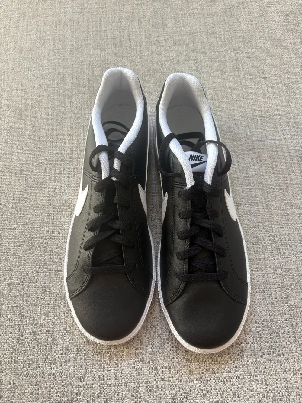 Nike Court Royale